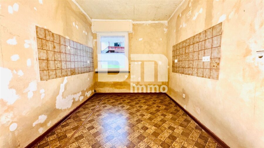 Ein- bis Zweifamilienhaus mit viel Potenzial in idyllischer Lagemit Terrasse und Garage - OG Küche